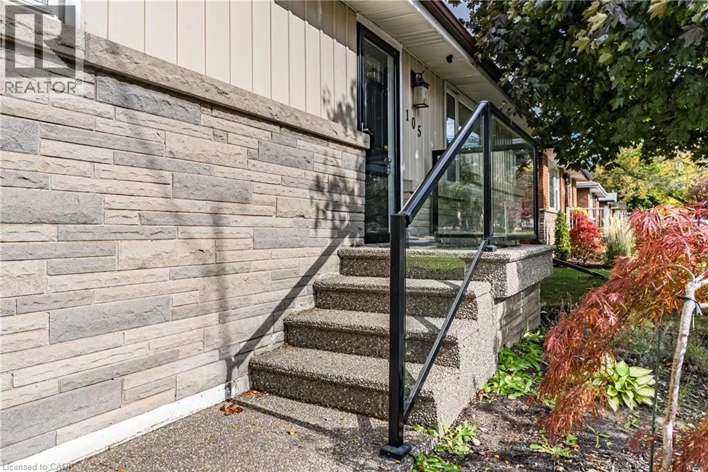 105 MCELROY Road E