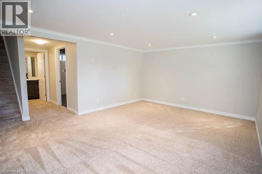 24 COACHWOOD Road Unit# 5, #5