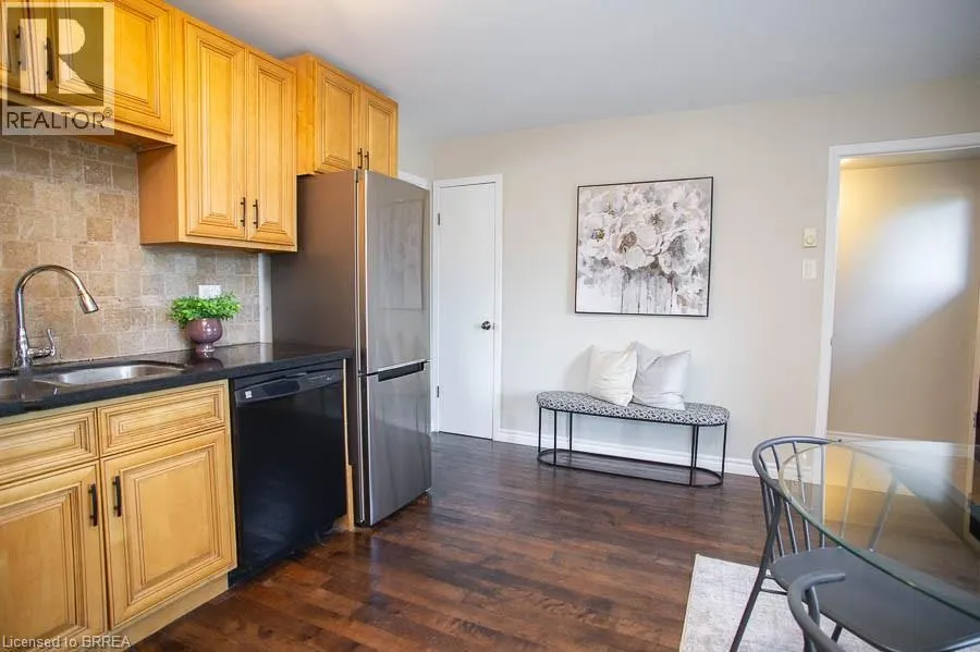 24 COACHWOOD Road Unit# 5, #5