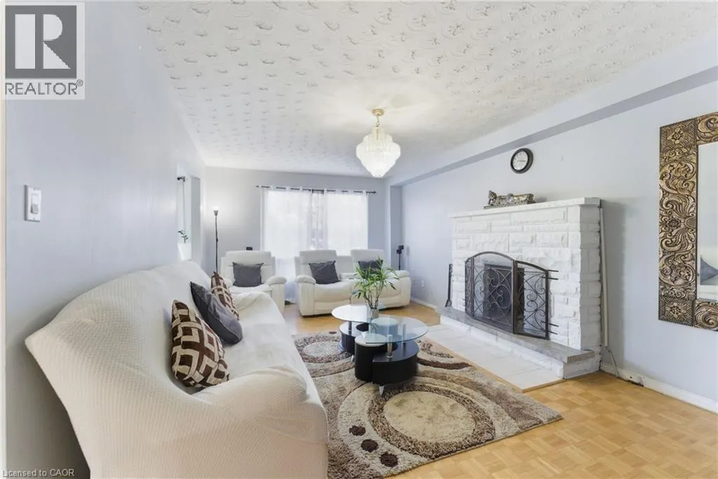 2 MORNINGSTAR Court