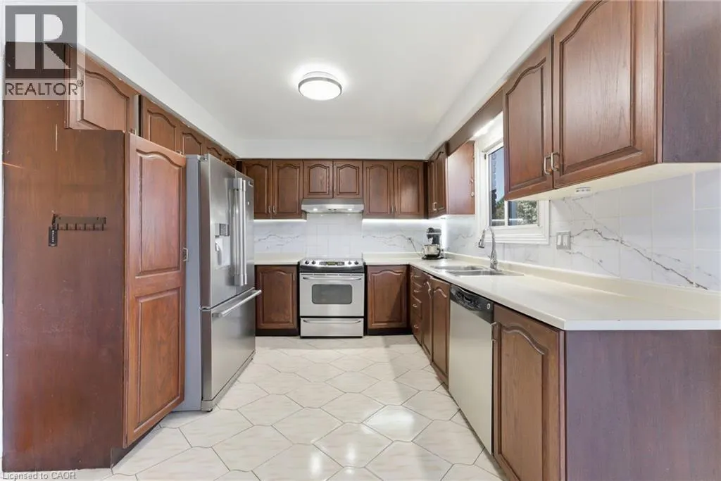 2 MORNINGSTAR Court