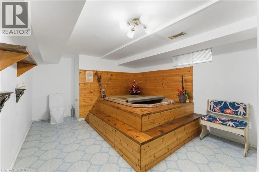 2 MORNINGSTAR Court