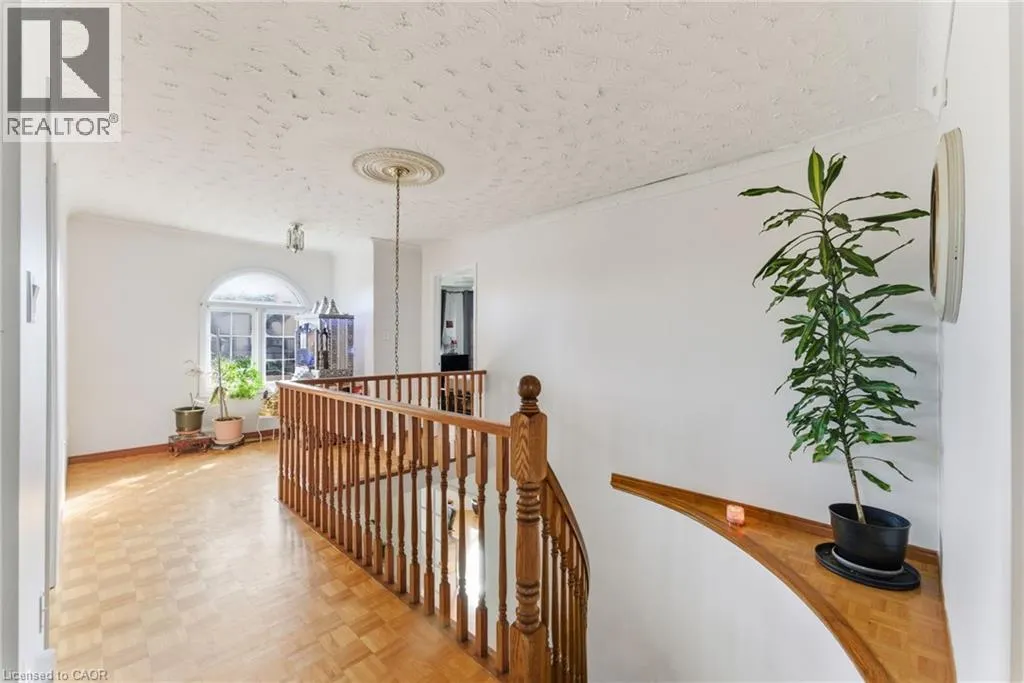2 MORNINGSTAR Court
