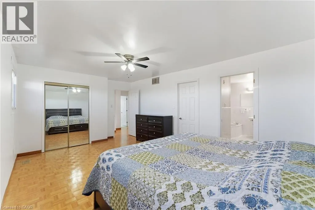 2 MORNINGSTAR Court