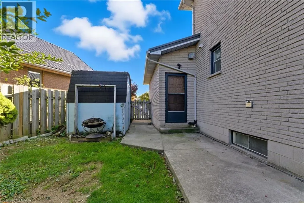 2 MORNINGSTAR Court