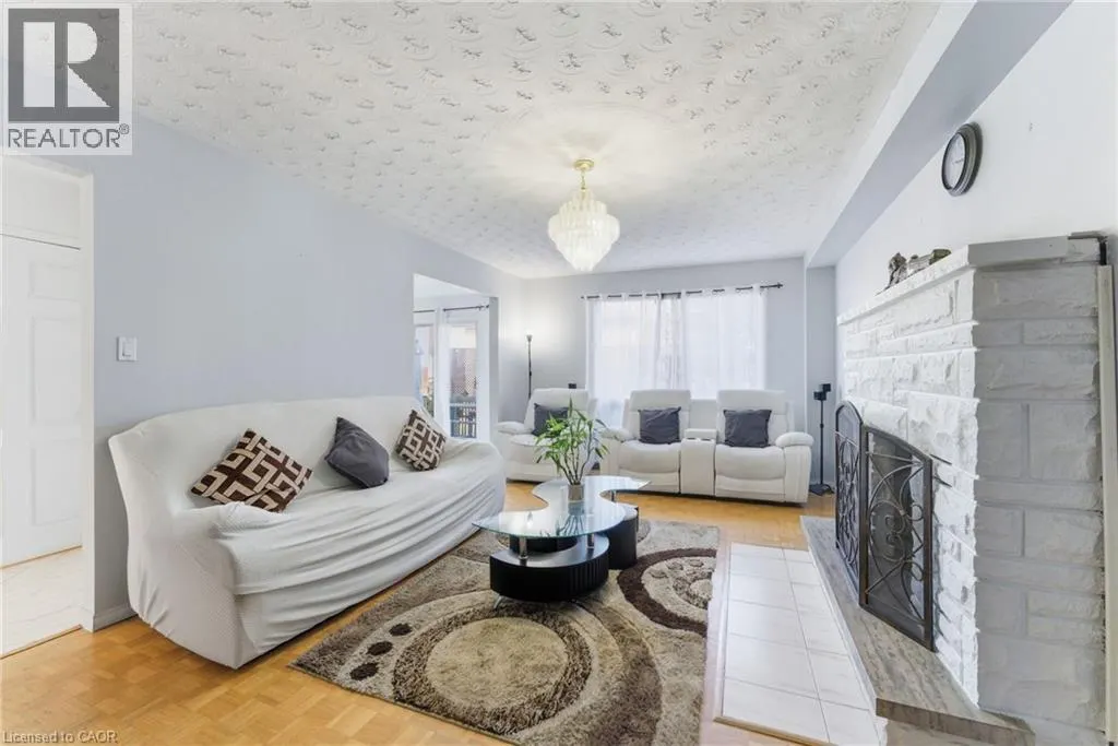 2 MORNINGSTAR Court