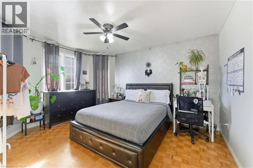 2 MORNINGSTAR Court