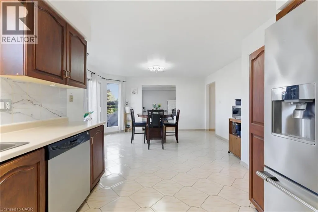 2 MORNINGSTAR Court