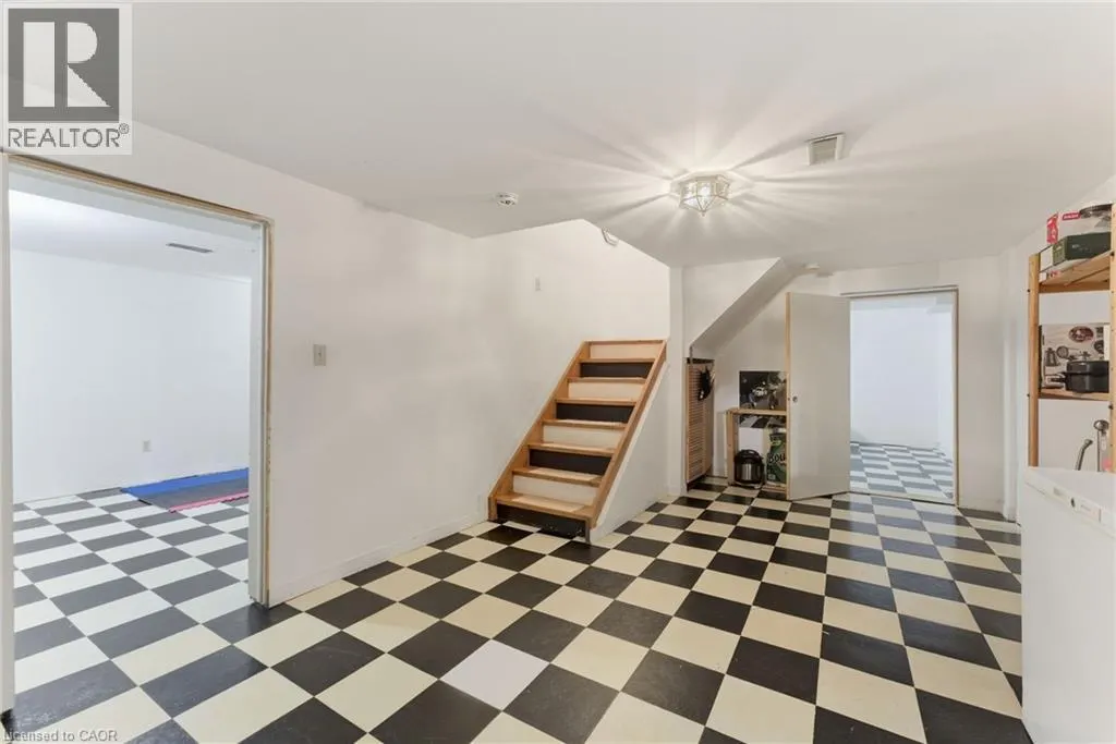 2 MORNINGSTAR Court