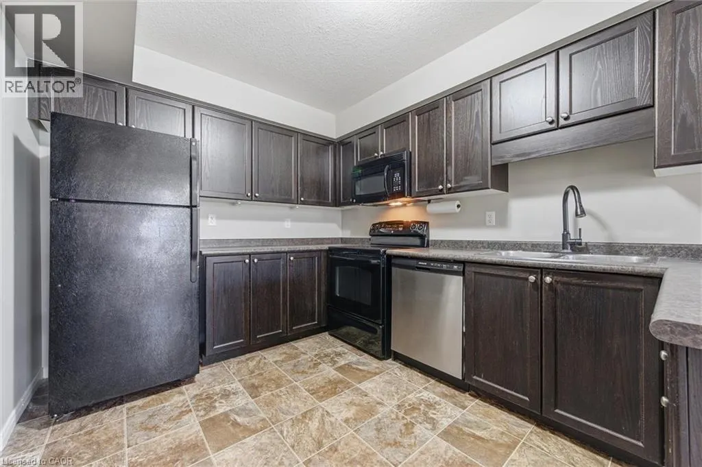 35 MOUNTFORD Drive Unit# 35, #35