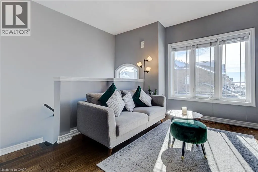 82 BLOOM Crescent
