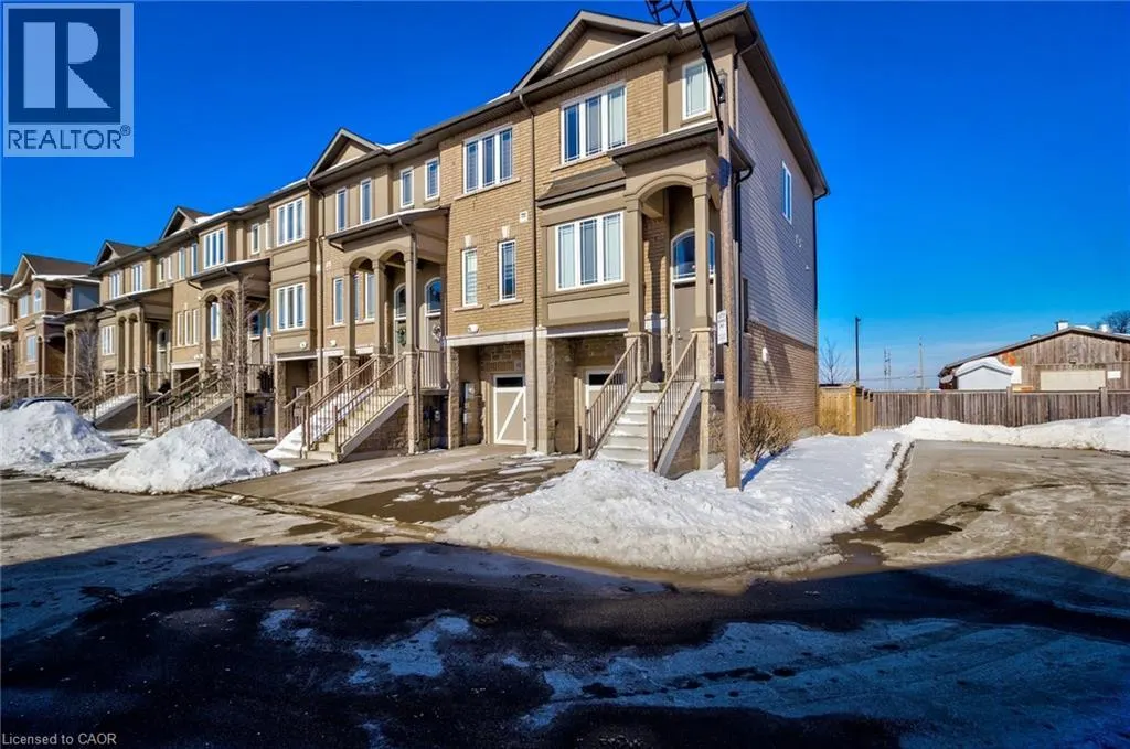 82 BLOOM Crescent