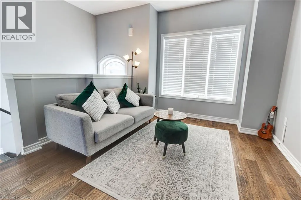 82 BLOOM Crescent
