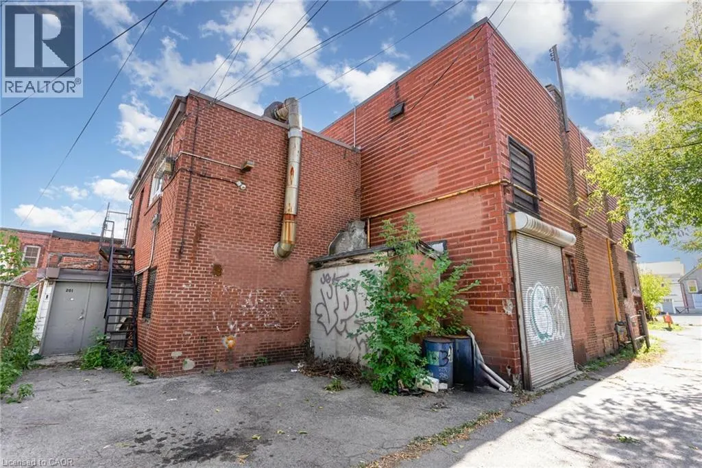 201 OTTAWA Street N