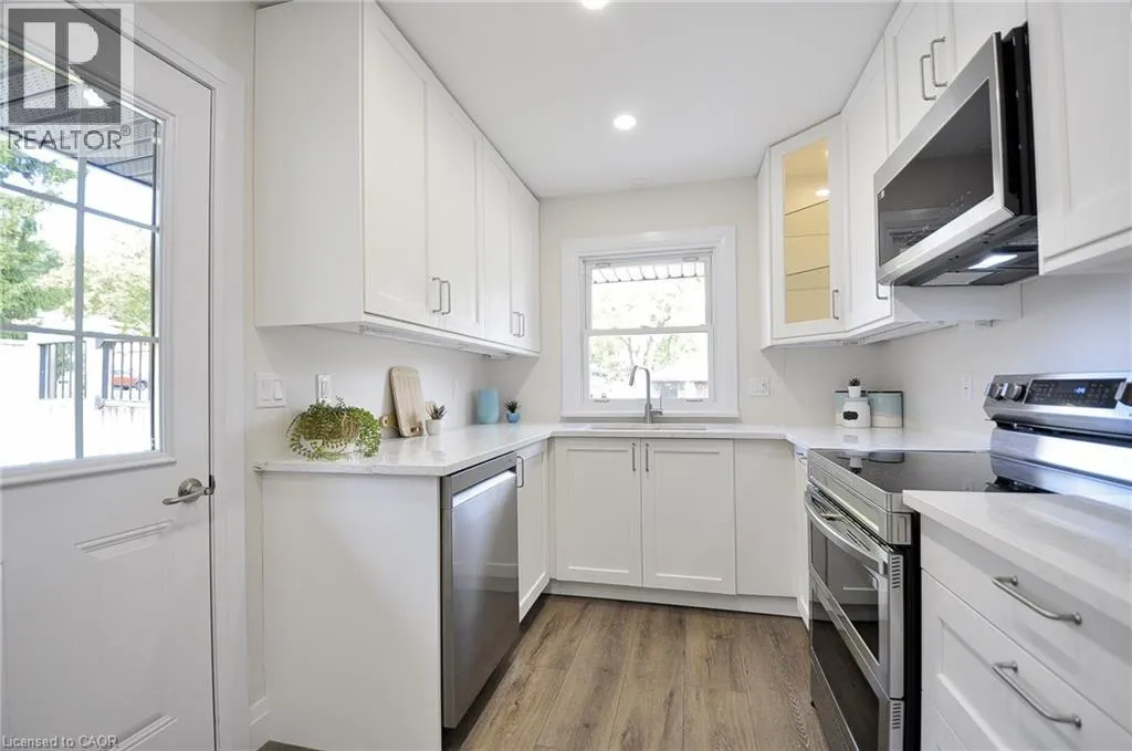 47 FOURTH Avenue