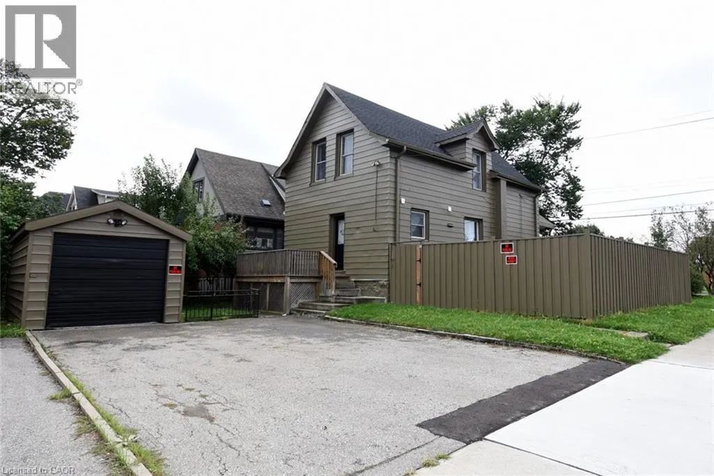 133 FENNELL Avenue E