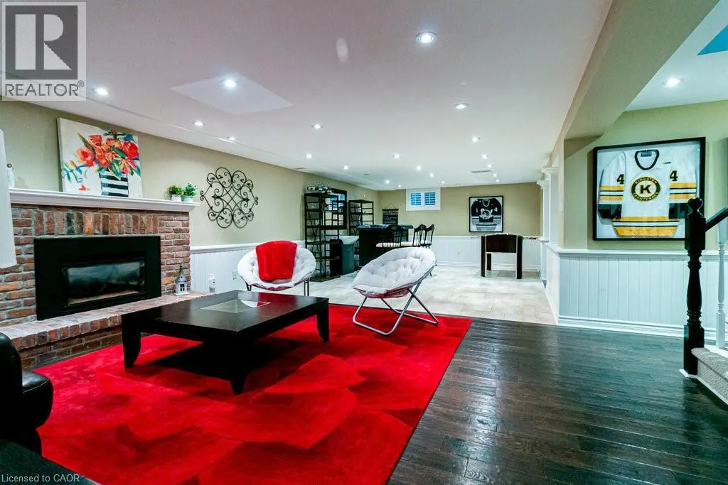 20 MEANDER Close