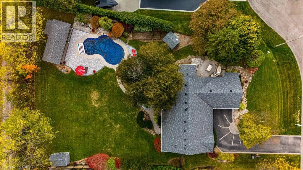 20 MEANDER Close