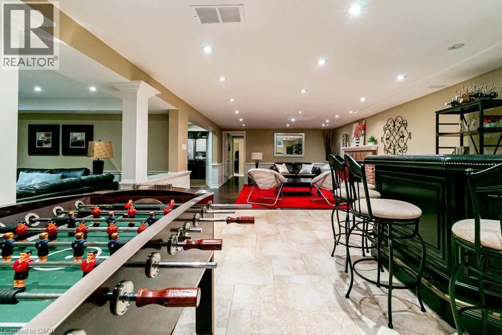 20 MEANDER Close