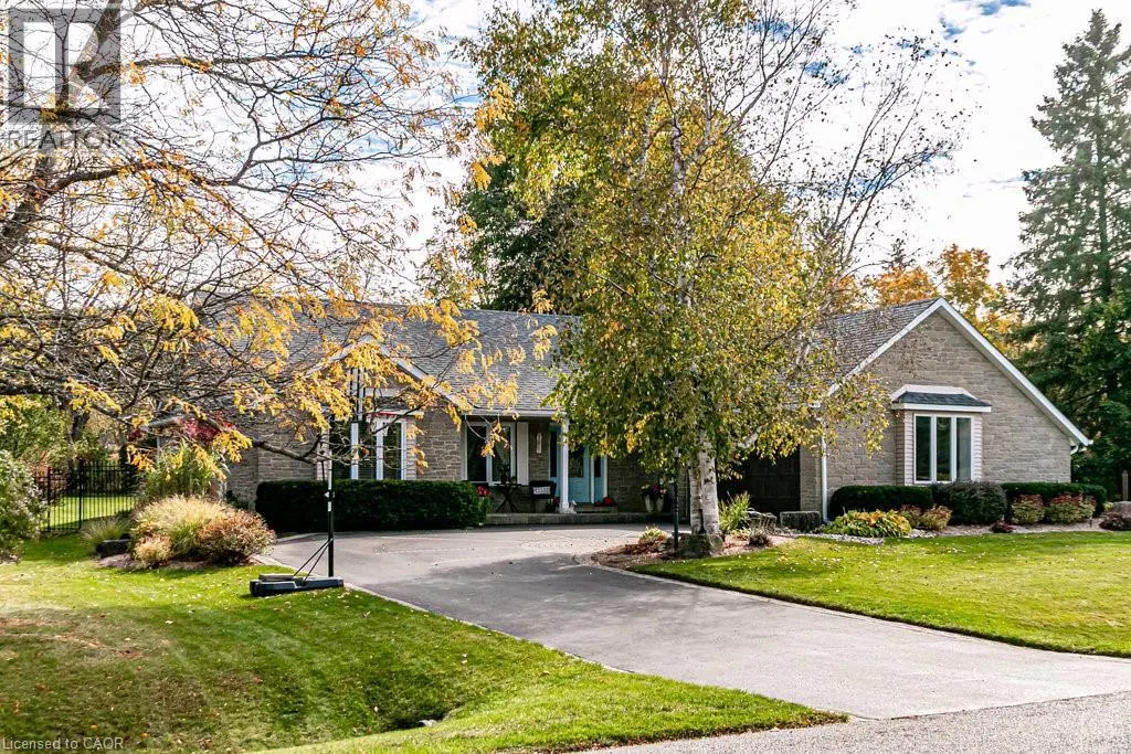 20 MEANDER Close