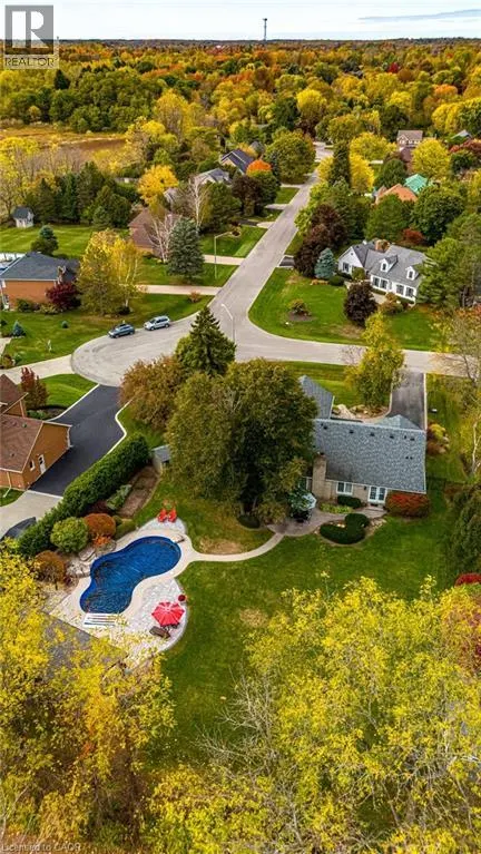 20 MEANDER Close