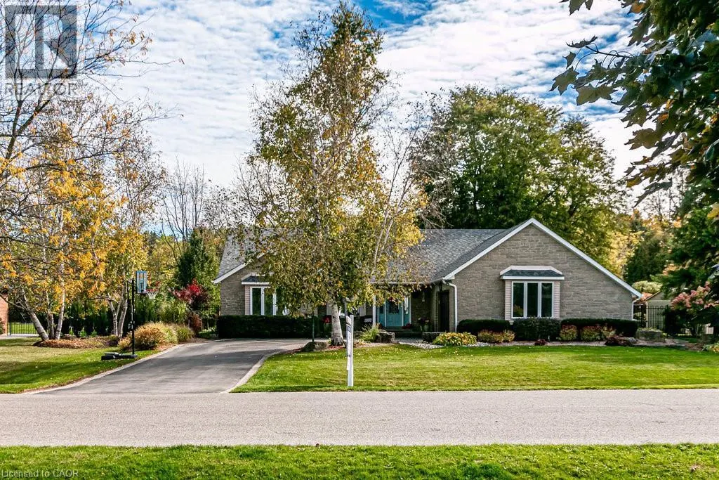 20 MEANDER Close