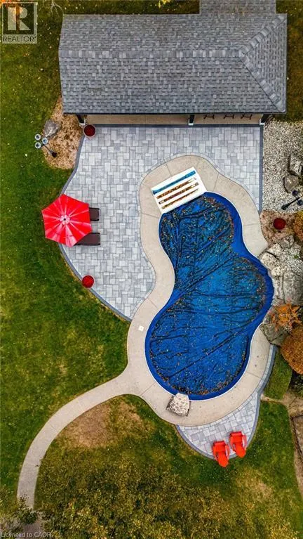 20 MEANDER Close