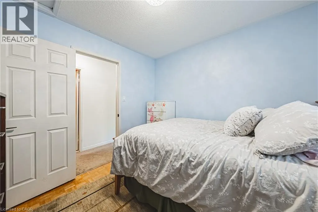 487 TAYLOR Crescent