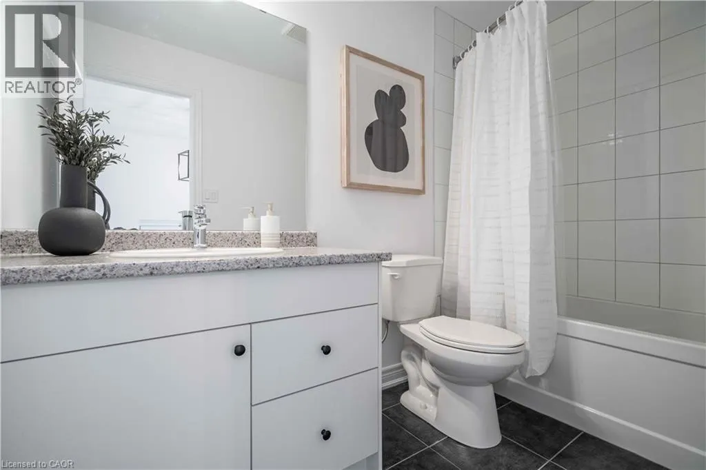 120 COURT Drive Unit# 53, #53