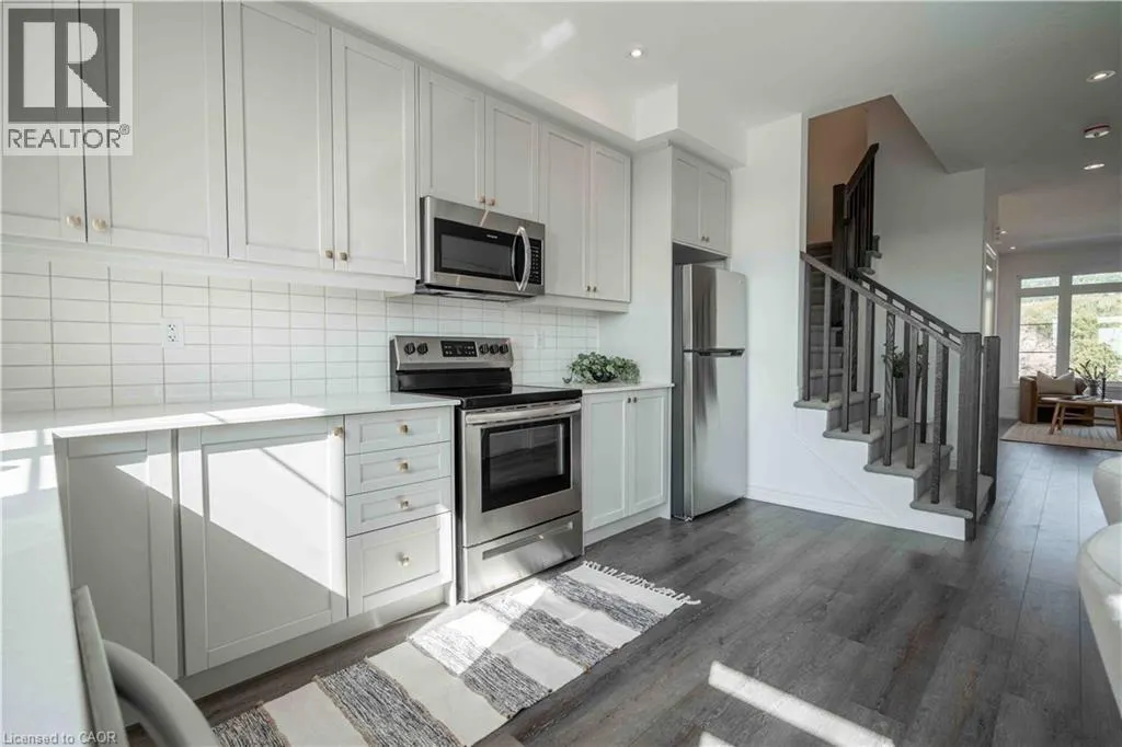 120 COURT Drive Unit# 53, #53