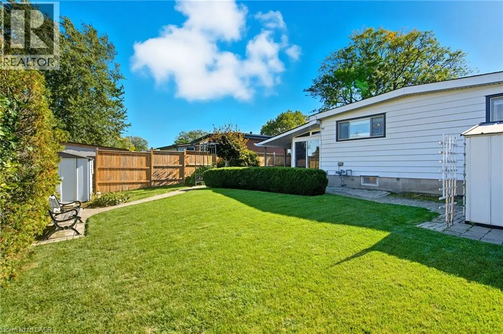 106 FIELDING Crescent