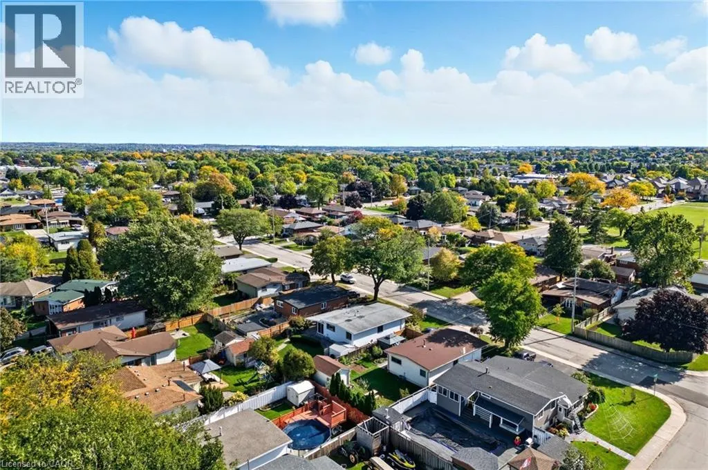 106 FIELDING Crescent