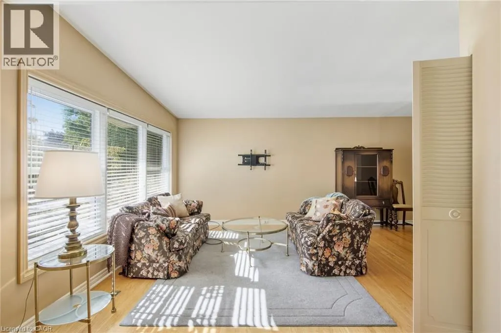 106 FIELDING Crescent