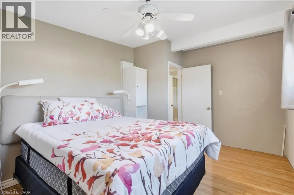 106 FIELDING Crescent
