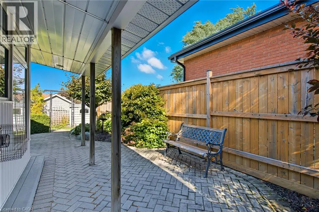 106 FIELDING Crescent