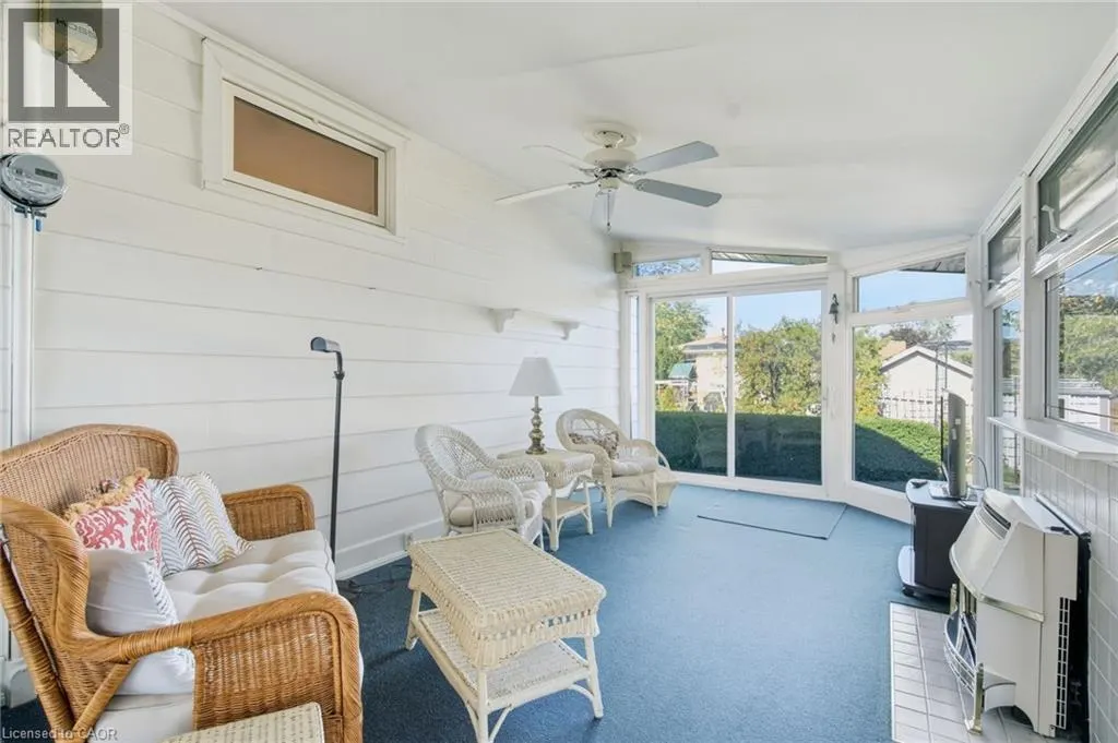 106 FIELDING Crescent