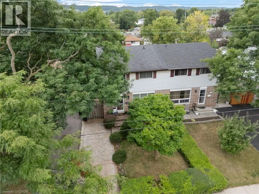 104 BERKINDALE Drive