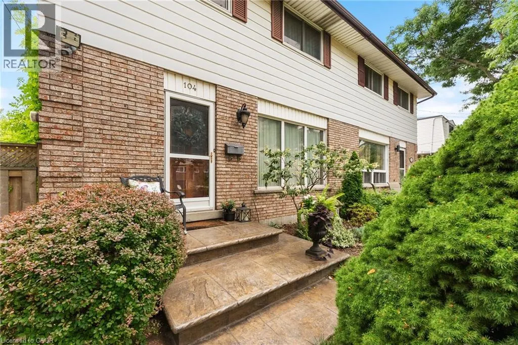 104 BERKINDALE Drive