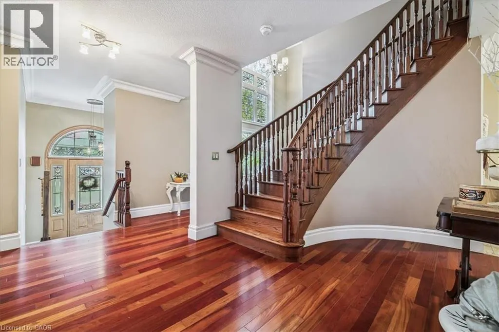 976 GARDEN Lane