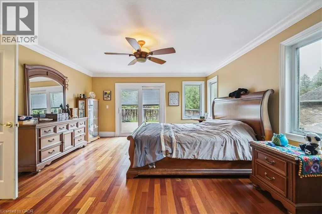 976 GARDEN Lane