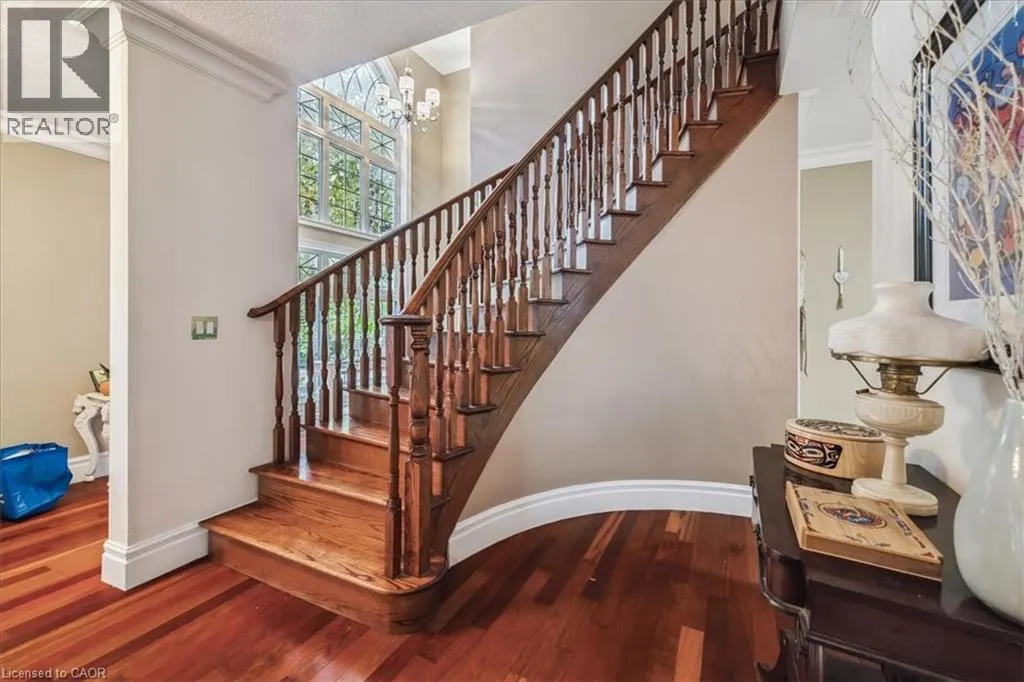 976 GARDEN Lane