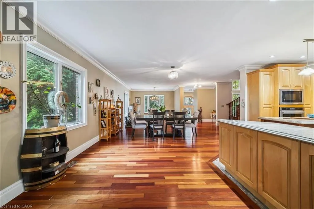 976 GARDEN Lane