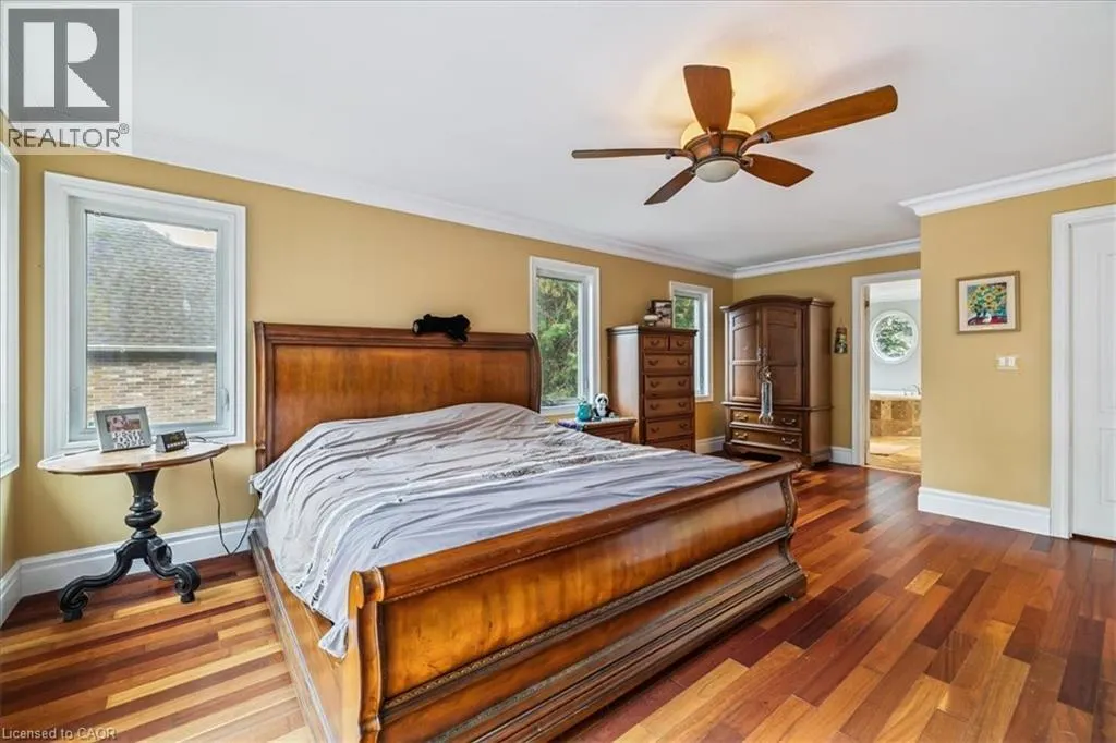 976 GARDEN Lane