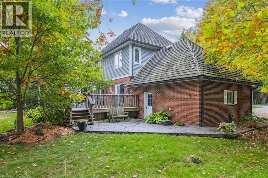 976 GARDEN Lane