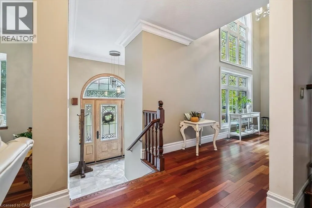 976 GARDEN Lane
