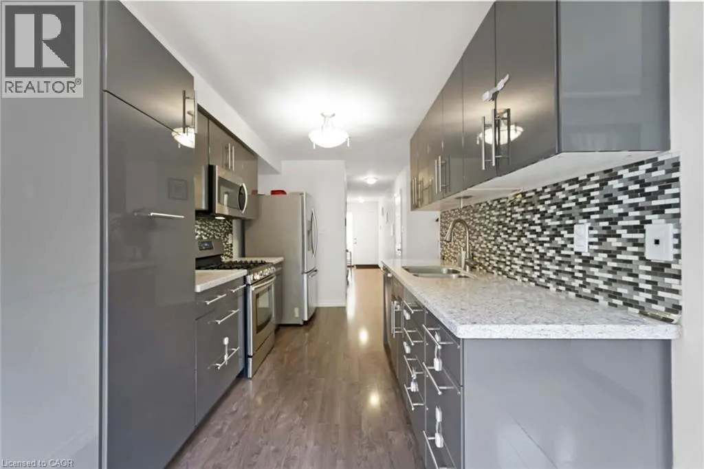 9 LAKESHORE Road Unit# 2, #2