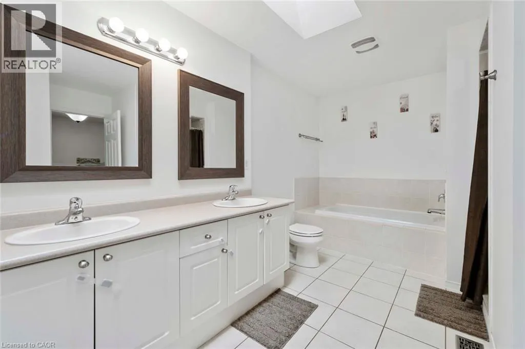9 LAKESHORE Road Unit# 2, #2