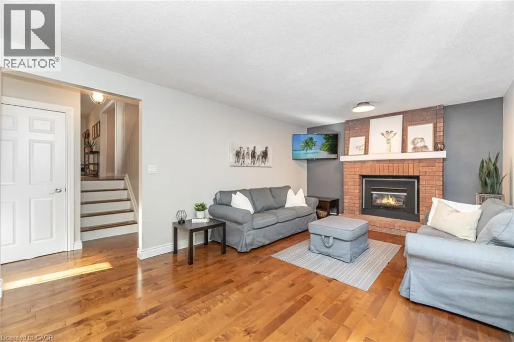 33 MORTON Avenue