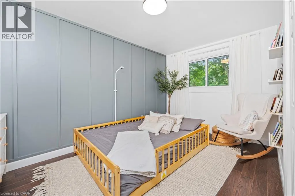 57 SANDRA Crescent
