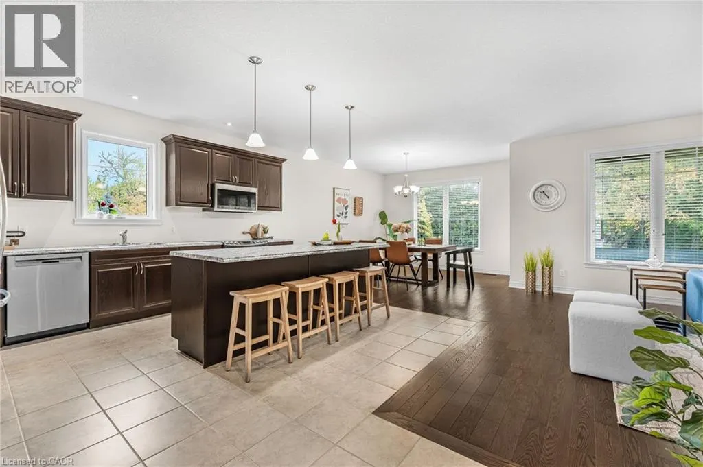 5 OAKDALE Boulevard